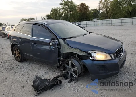 2011 Volvo Xc60 T6 z USA, uszkodzony, nr VIN YV4902DZ9B2150351